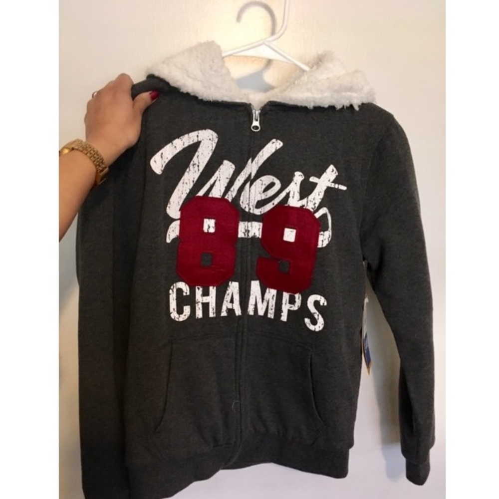 Jacket with white fur inside